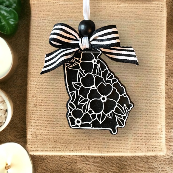 Georgia Cherokee Rose State Flower Car Charm Ornament - Picture 1 of 5